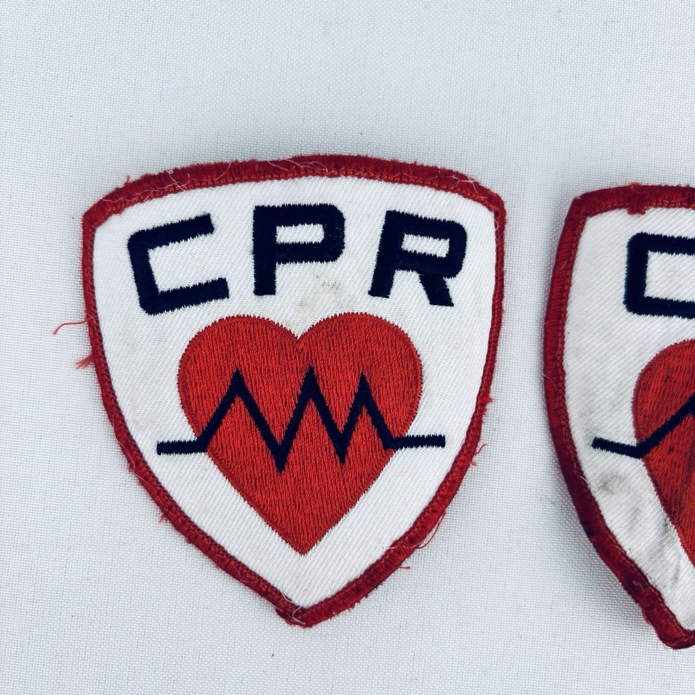 Lot Of 2 Vintage - Medical Embroidered Uniform Patch Sew / Iron On CPR Shield - Picture 2 of 6